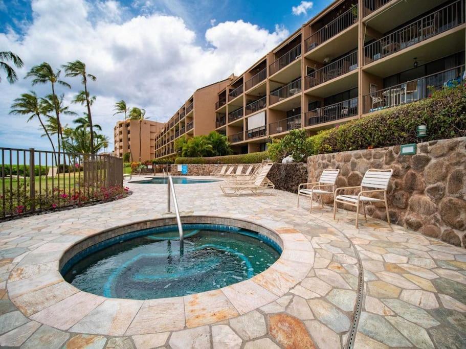 Stunning Maui Direct Ocean Front On The Beach, Walk To Beach From Condo, Watch Turtles, Whales, Ac In All Rooms Ocean View Pool And Spa Wailuku Exterior foto