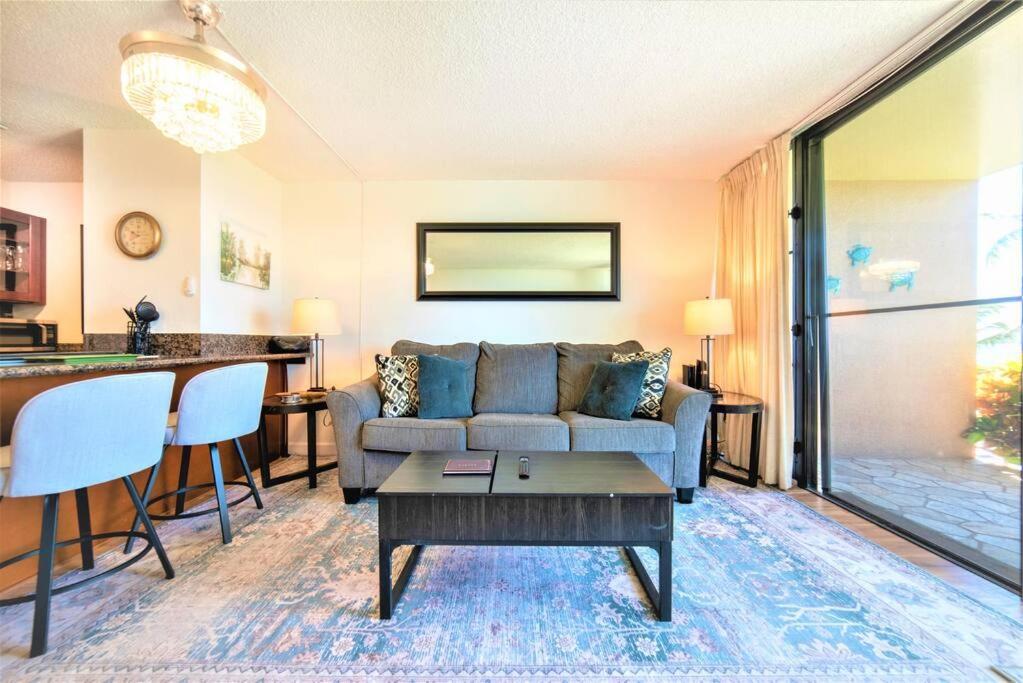 Stunning Maui Direct Ocean Front On The Beach, Walk To Beach From Condo, Watch Turtles, Whales, Ac In All Rooms Ocean View Pool And Spa Wailuku Exterior foto