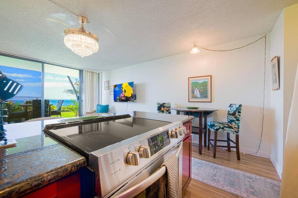 Stunning Maui Direct Ocean Front On The Beach, Walk To Beach From Condo, Watch Turtles, Whales, Ac In All Rooms Ocean View Pool And Spa Wailuku Exterior foto