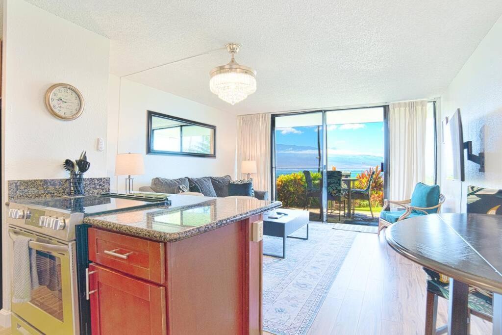 Stunning Maui Direct Ocean Front On The Beach, Walk To Beach From Condo, Watch Turtles, Whales, Ac In All Rooms Ocean View Pool And Spa Wailuku Exterior foto